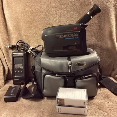 Panasonic Palmcorder IQ PV-IQ225 Camcorder W/ Bag, Battery, 2 Tapes & Charger - Image 1 of 4