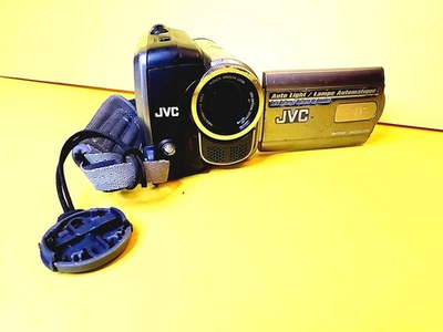 *100% UNTESTED* JVC GR-D850U DIGITAL VIDEO CAMERA CAMCORDER MINI DV 35X ZOOM CCD - Image 1 of 4
