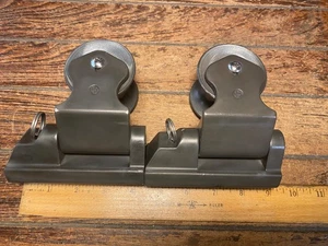 PAIR OF LIGHTLY USED MERRIMAN TWIN SHEET GENOA LEAD BLOCKS FOR 1 1/4" TRACK - Bild 1 von 12