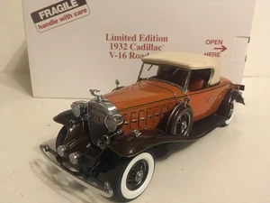 Danbury Como Nuevo LE 1932 Cadillac V-16 Roadster Die Cast #3713/5000 - 1/24 en caja - Imagen 1 de 7