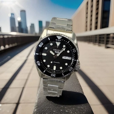 Reloj automático Seiko 5 Five Sports SRPK29 tamaño mediano esfera negra hecho en Japón 38 mm Foto 1 de 4