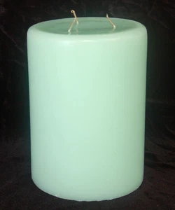 PartyLite 3-Wick PILLAR Candle ~ 8" Tall ~ Honeydew Green ~ Unlit - Picture 1 of 3