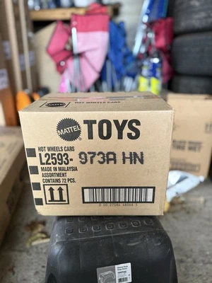 Estuche Hot Wheels 2026 A 72 piezas Caja Surtido Coches Básicos Línea Principal Foto 1 de 2