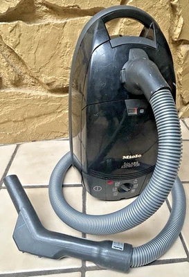 Miele Solaris Electro Plus S514 Vacuum Cleaner  Pre-Owned Working Condition - Image 1 of 4