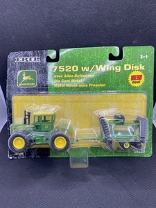 Ertl John Deere 7520 mit Flügelscheibe - Bild 1 von 3