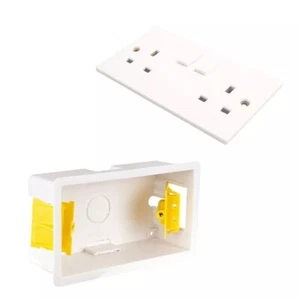 2 Gang Doppel 13A Steckdose geschaltet und 35mm Trockenfutter Gipskarton Rückwand Box Kit - Bild 1 von 15