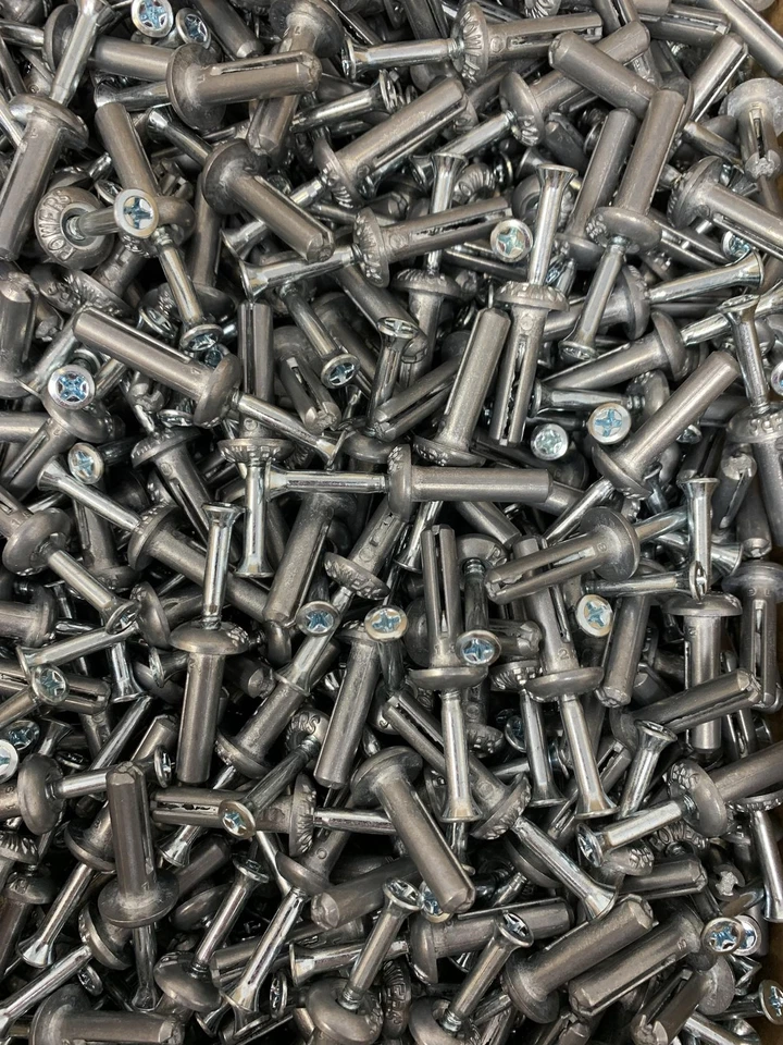 POWERS Zamac Hammer-Screw 02940-PWR - 1,000 Case, Phillips Drive, 1/4 x 1 inches - Image 1 of 4