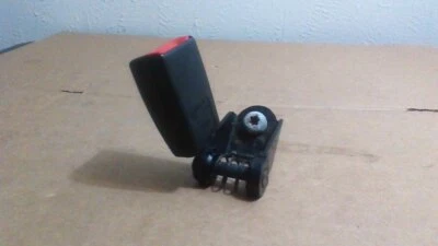 BMW 530i serie E60 2004 2005 2006 2007 hebilla cinturón seguridad trasero izquierdo om Foto 1 de 4