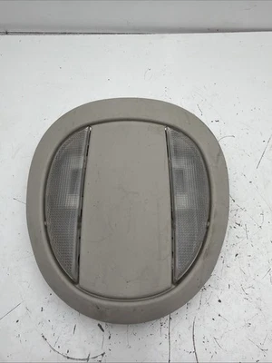 2001-2007 DODGE CARAVAN OVERHEAD DOME LIGHT FABRICANTE DE EQUIPAMENTO ORIGINAL - Imagem 1 de 4