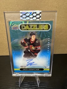 2024-25 Upper Deck Clear Cut Blue Dazzler Auto  Zack Ostapchuk #DA-ZO Senators - Bild 1 von 2