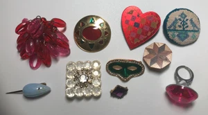 Vintage Eclectic Costume Jewelry Brooches, Pins, Ring. Lot of 10. - Picture 1 of 12