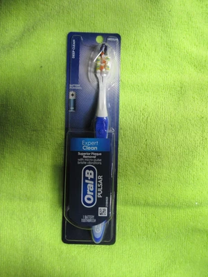 Cepillo de dientes a batería Oral-B Pulsar Expert Clean con micro-pulso medio, Foto 1 de 2