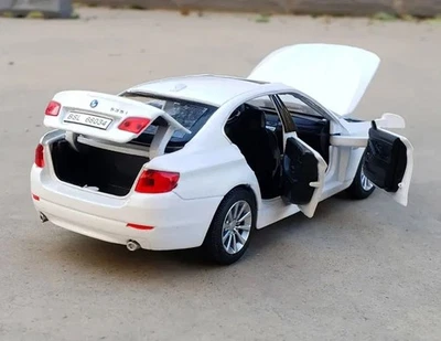 1:32 BMW 5 Series 535i Alloy Car Model Diecast Metal Toy Vehicle Collection Gift - Image 1 of 4