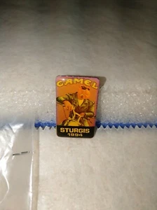 2 Stück 1994 Joe Camel Sturgis Motorrad Rallye Revers Jacke Pin NEU - Bild 1 von 5