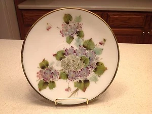 Vntage Milk Glass Plate W/ Flowers Floral Design Purple & Gray Round 10" dia - Picture 1 of 11