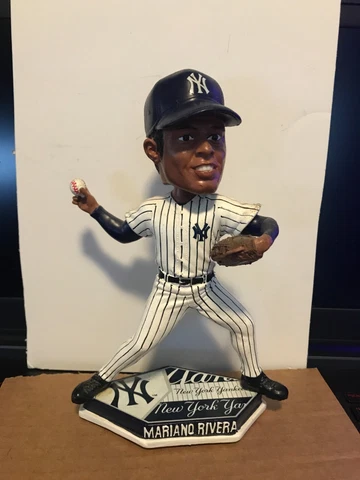 Forever Collectibles  NY Yankees Legends Diamond Mariano Rivera  Bobblehead Cover