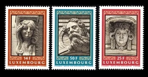 Lussemburgo, #860-2, Mascarons Art set, 3v, MNH - Foto 1 di 1