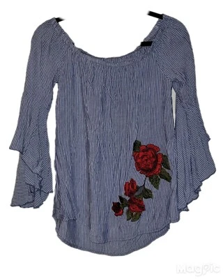 Estilo Pirata Pequeño Azul Rayas Fuera del Hombro Manga Campana Bordada Rosa Romántico  Foto 1 de 4