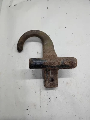 GMC Yukon XL 2000 5,3 L 4x4 gancho de transporte de remolque delantero izquierdo Foto 1 de 4