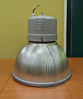 Lampada Led Industriale a ioduri metallici E40 400w Usato Ottime Condizioni. - Immagine 1 di 4