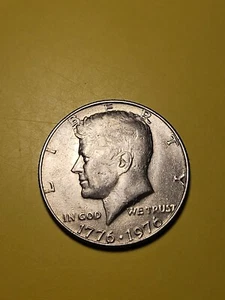 1976 - Bi-Centennial - Kennedy Half Dollar - VG Looking Coin  - US Coinage - Bild 1 von 2