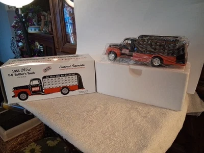 Camión embotellador Ford F-6 1951 Eastwood Automobilia escala 1/34 modelo Nitro Cola Foto 1 de 4