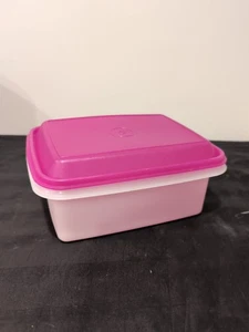 Vintage Tupperware Freeze N Save Storage Container 1254 with Pink Lid - Picture 1 of 3