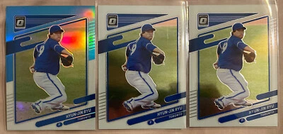 2021 Donruss Optic Baseball Carolina Blue & White Prizm # 172 Hyun-Jin Ryu Lot - Image 1 of 2