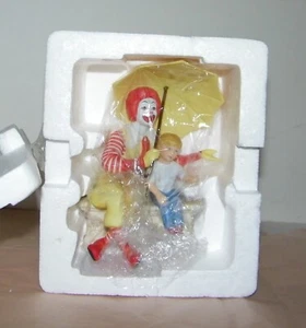 McMemories Ronald McDonald "Let Friendship Be Your Umbrella With Child Figurine - Picture 1 of 8