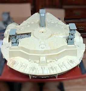 Millennium Falcon Hasbro 1979 originale PER RICAMBI (SOLO CORPO) - Foto 1 di 9