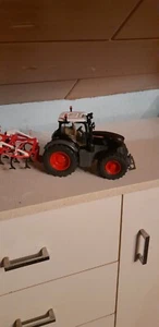Siku Modell 3293 Fendt 728 Vario Black Beauty Umbau NEU, OVP, 1:32 - Bild 1 von 4