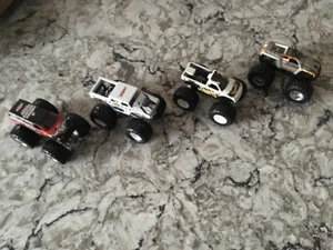 Monster Jam 1:64 Hot Wheels 4 x 4 lot, loose - Picture 1 of 12