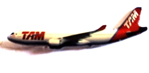 Pin de solapa TAM AIRBUS A310 1 3/4 pulgadas x 1/2 pulgadas - Imagen 1 de 2