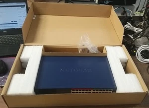 NETGEAR GS724TP V2 24P GIGABIT PoE SMART SWITCH - Picture 1 of 16