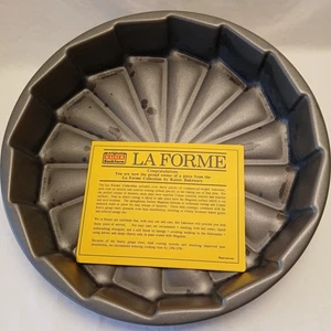 Original Kaiser La Forme Tortenform Gateau/Celebration Pan 12 cups  Pan GERMANY - Picture 1 of 5
