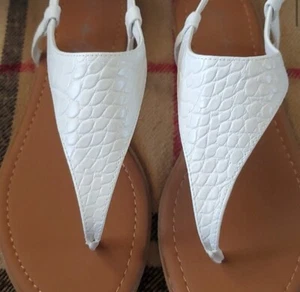 Wonderly White and Tan Sandals Size 8.5 - Picture 1 of 4