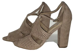 Wmn's Charlotte Russe Size 9 Cream Open Toe Strappy Heels - Picture 1 of 4