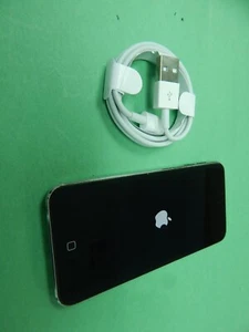 Apple iPod Touch 5th Gen. silver (16GB) FREE BUNDLE & SHIPPING - Picture 1 of 2
