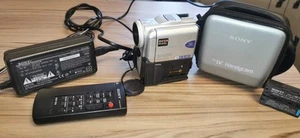 Sony Digital Handycam MiniDV DCR-PC101E PAL NightShot Carl Zeiss Objektiv Camcorder - Bild 1 von 19