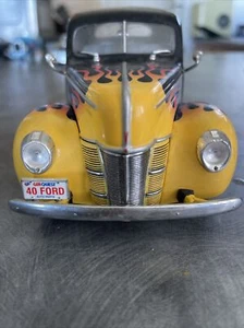 Black Ford 1:24 Scale - Picture 1 of 10