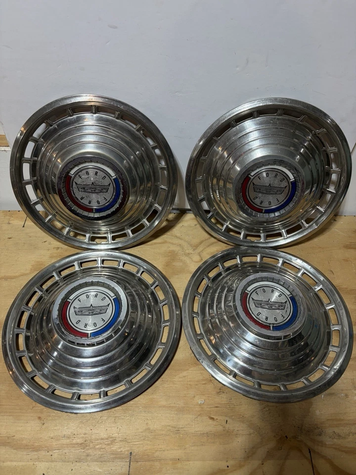 (4) 1963 FORD GALAXIE 500 HUBCAP VINTAGE 14” INCH WHEEL COVERS Foto 1 de 4