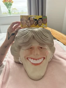 Vintage NOS César Queen Camilla Mask 1999 with Tag & Plastic Insert Rare - Picture 1 of 7