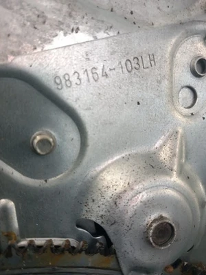 Volvo V70 D Mk3 SE 5dr Estate Full Window Regulator Mechanism N/S/R 983164-103LH - Imagem 1 de 4