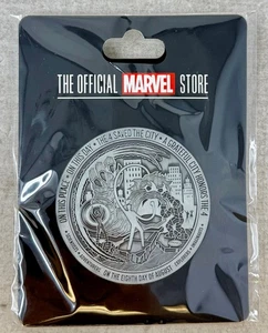 Prendedor SDCC 2025 Marvel The Official Marvel Store Fantastic Four FF4 en mano - Imagen 1 de 1