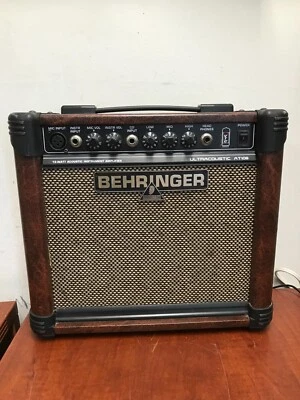 Combo de guitarra acústica Behringer Ultracoustic AT108 15 vatios Foto 1 de 4