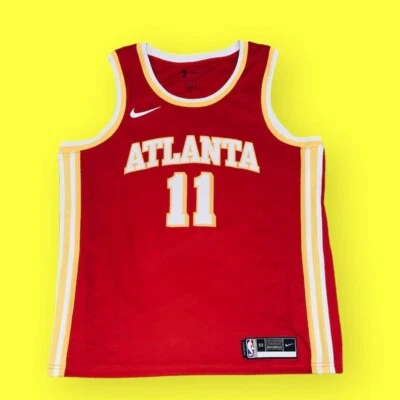 Camiseta Trae Young Atlanta Hawks Icon Nike Swingman masculina 52 vermelha - Imagem 1 de 3
