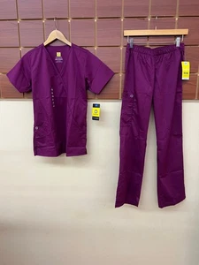 Nuevo conjunto de exfoliantes lisos Wink Wine con top pequeño y pantalones pequeños ¡NUEVO CON ETIQUETAS! - Imagen 1 de 1