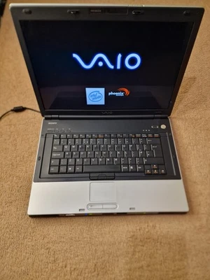 Sony Vaio VGN-BX196SP Laptop PCG-9W2M 15.4" 100Gb Hdd 512mb Ram Power On Tested - Image 1 of 4