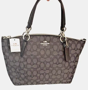 Bolso de mano Coach Signature pequeño Kelsey bolso bandolera negro gris nuevo con etiquetas - Imagen 1 de 9