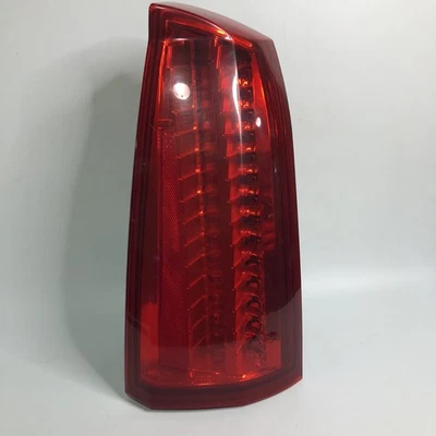 Luz trasera derecha lado pasajero Cadillac STS 2008-2011 OEM 25798544 Foto 1 de 4